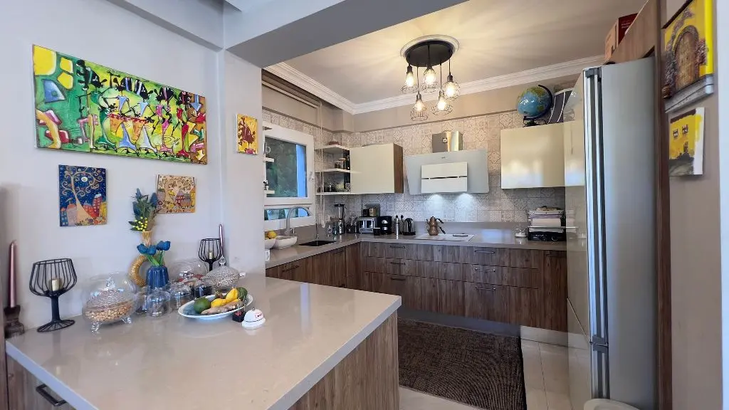Fitted kitchen
